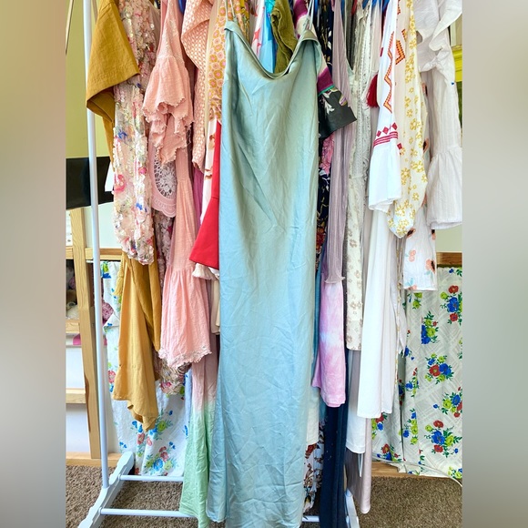 NWOT ASTR the Label Slip Dress Open
back Side Slit Sage Size Large - Picture 5 of 16